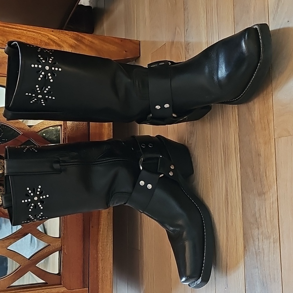 FRYE Black Leather Harnness Boots With Floral Embellishments Size 8M - Picture 2 of 16